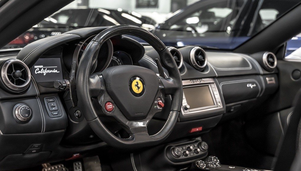 Is Lamborghini Better Than Ferrari / Flickr: The Lamborghini is better